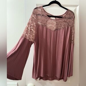 Sizes 3 shirt from Torrid. Mauve color with lace around neck, back and arm.